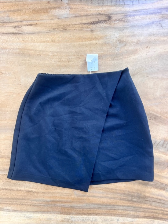 Abercrombie & Fitch Dresses & Skirts - NWT Abercrombie black skirt